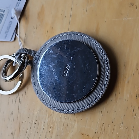 LULULEMON LOGO KEYCHAIN - Picture 7 of 10
